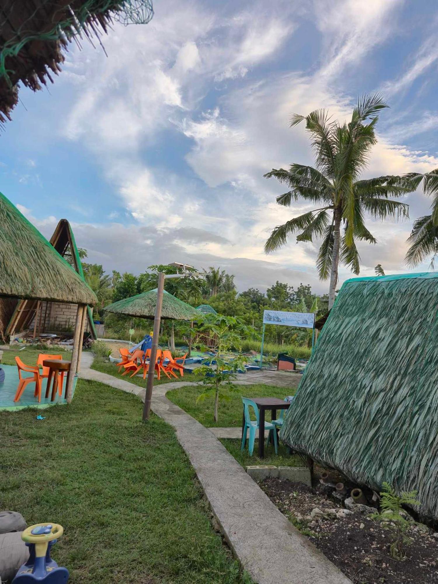 Nirvana Resort & Dive Centre - Moalboal Buitenkant foto