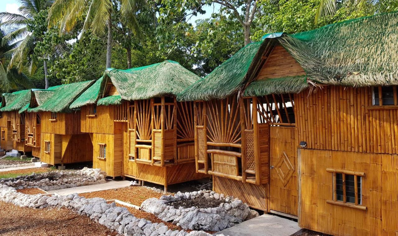 Nirvana Resort & Dive Centre - Moalboal Buitenkant foto
